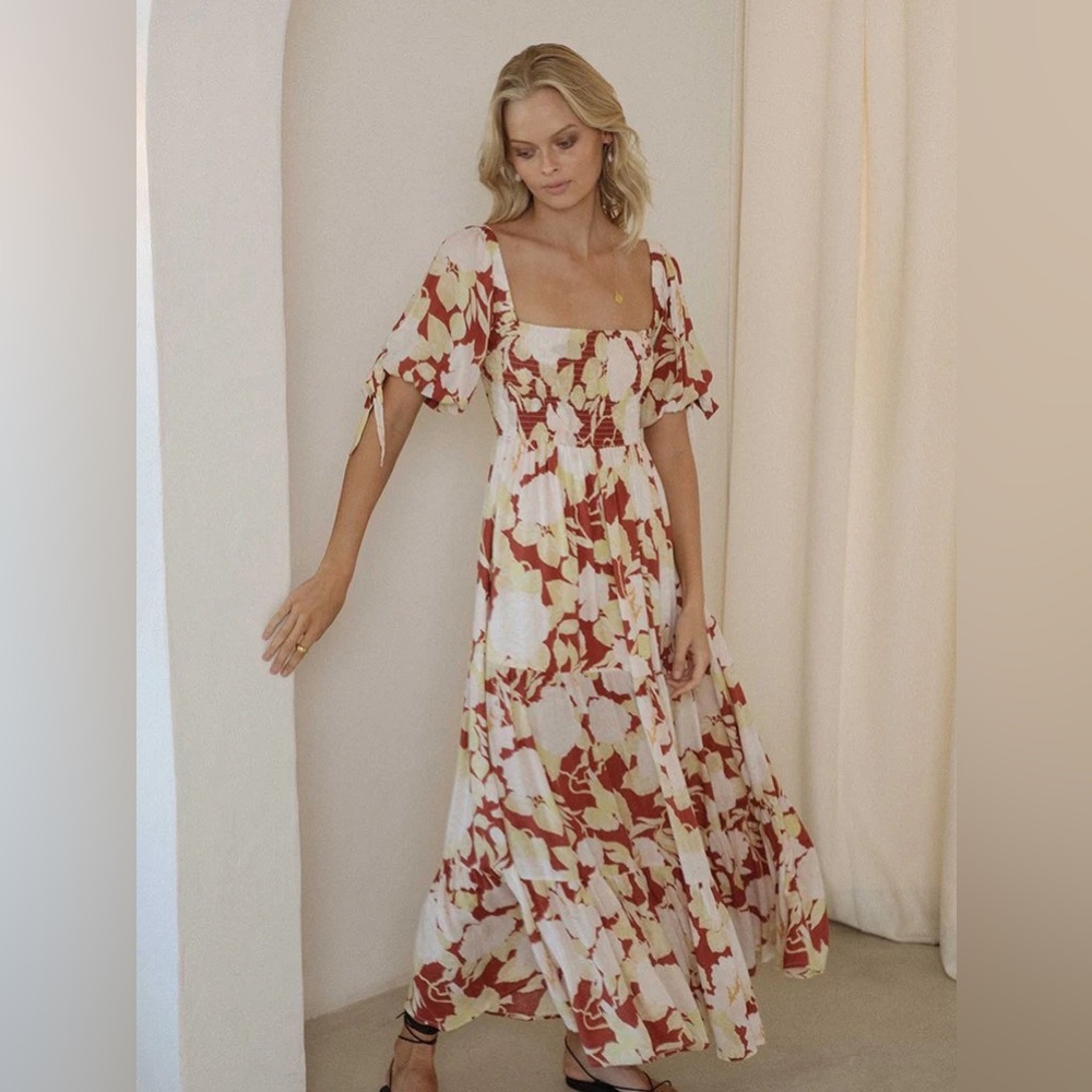 KIVARI - Zanthe Floral Maxi Dress - Size L